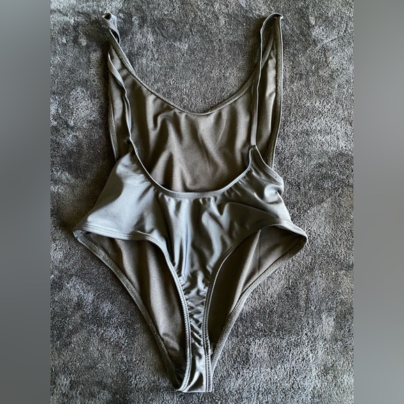 Fashion Nova Thong Swimsuit - Picture 2 of 3